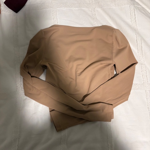 Babaton Contour Long Sleeve – Taupe / Nude Size XS - Picture 2 of 3